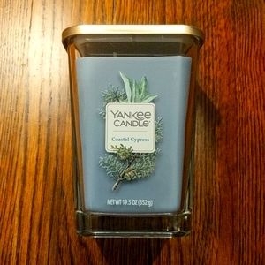 YANKEE CANDLE Coastal Cypress elevatation candle